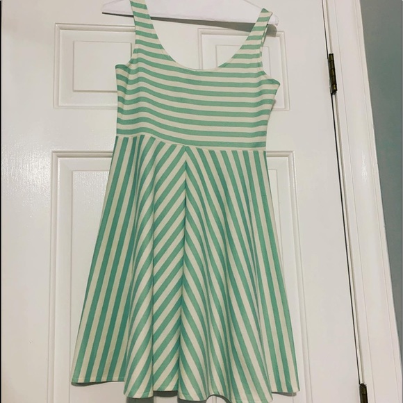 So cute never worn!! Definitely can adjust prices if wanting to!! - Picture 2 of 2